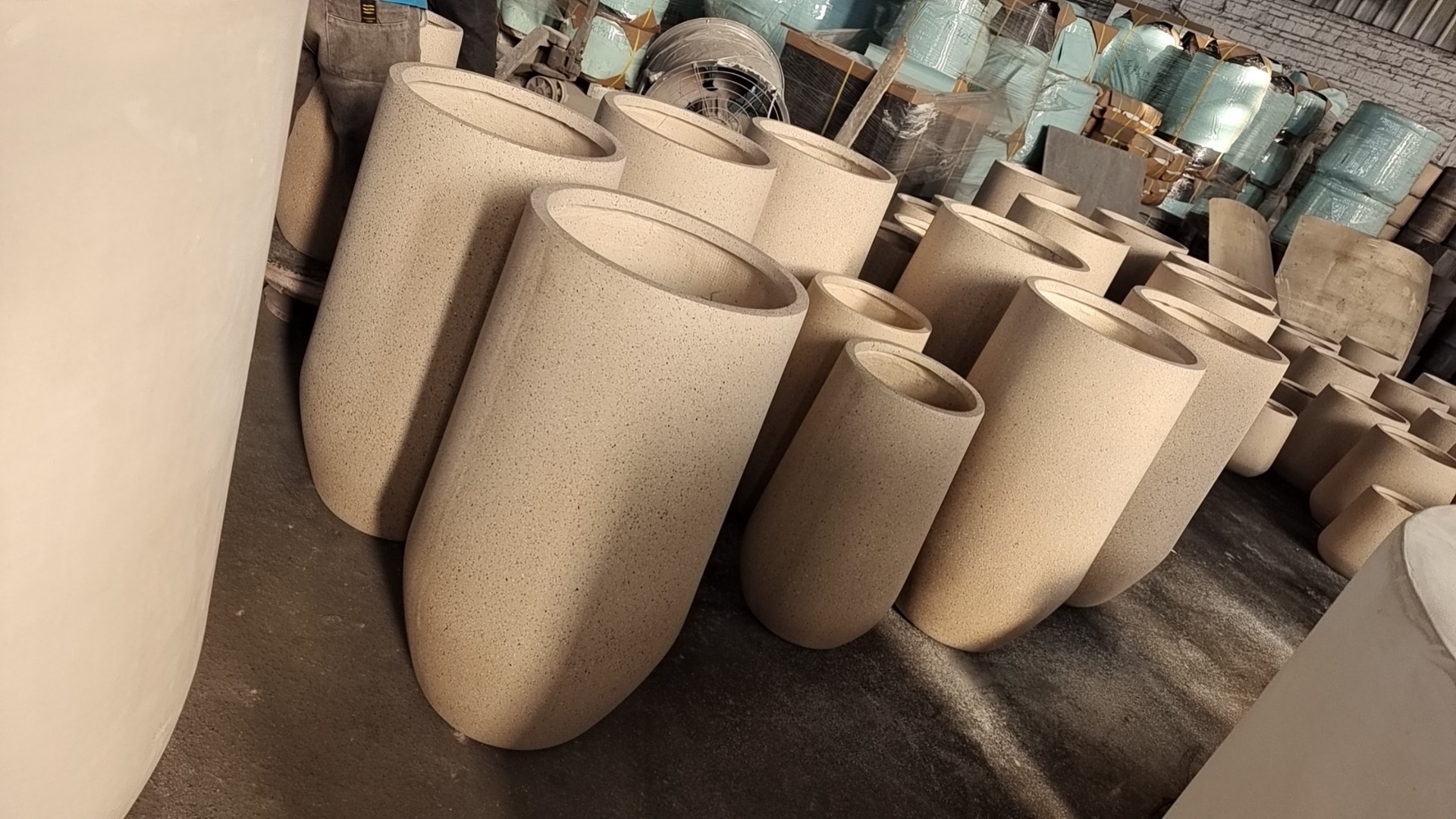 Frost Resistant Round Shape Fiber Clay Planter For Hotel