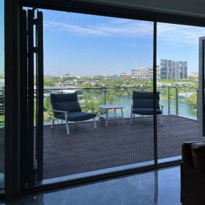 Simple And Practical Retractable Window Blinds Plastic Handle Fiberglass Mesh