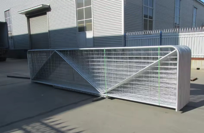 Galvanized N Style Cattle Fence Panel 5ft Wire Mesh Farm Gate Fence Panel