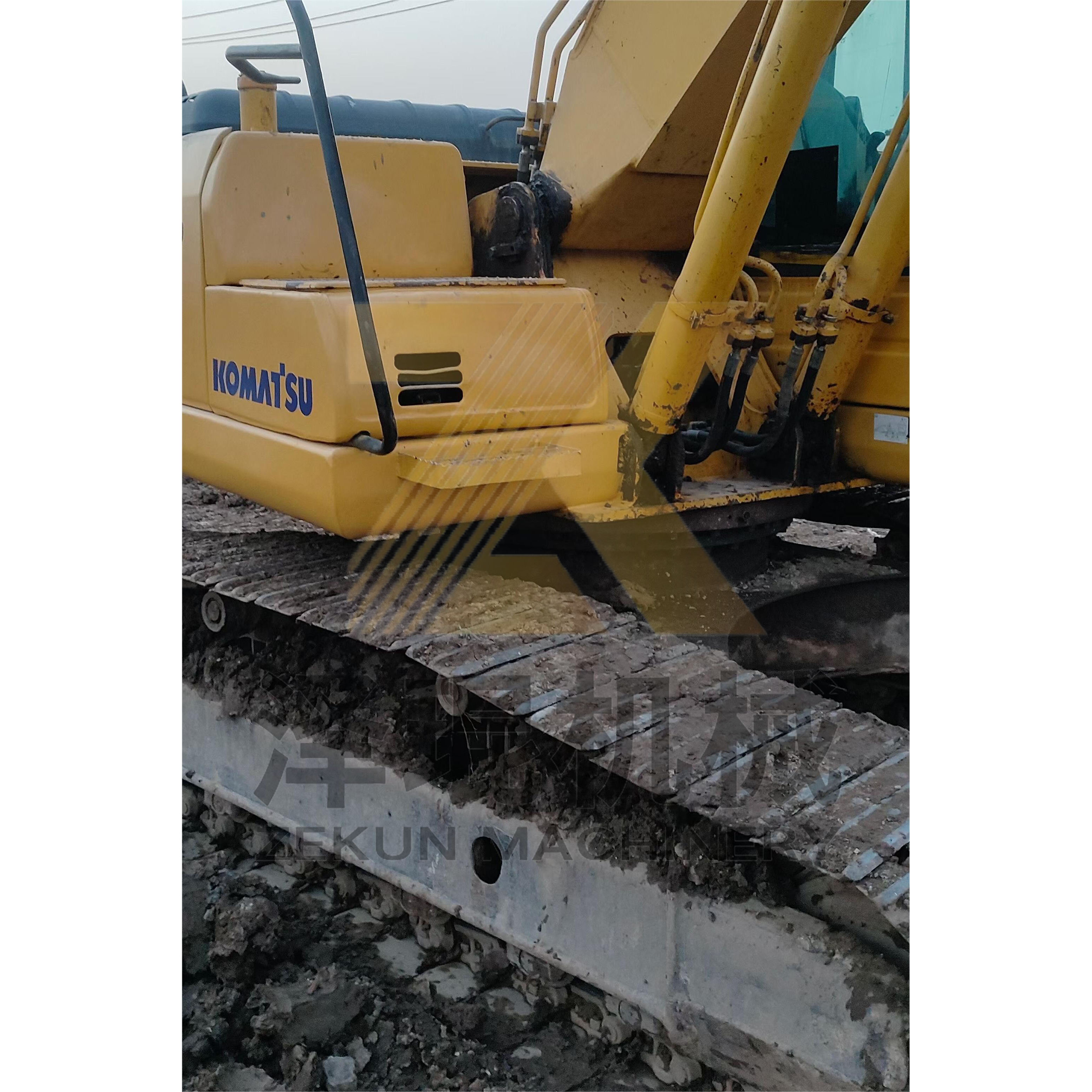 Komatsu PC200-7 PC200-8N1 Crawler Excavator Digger with 110KW Engine in Shanghai