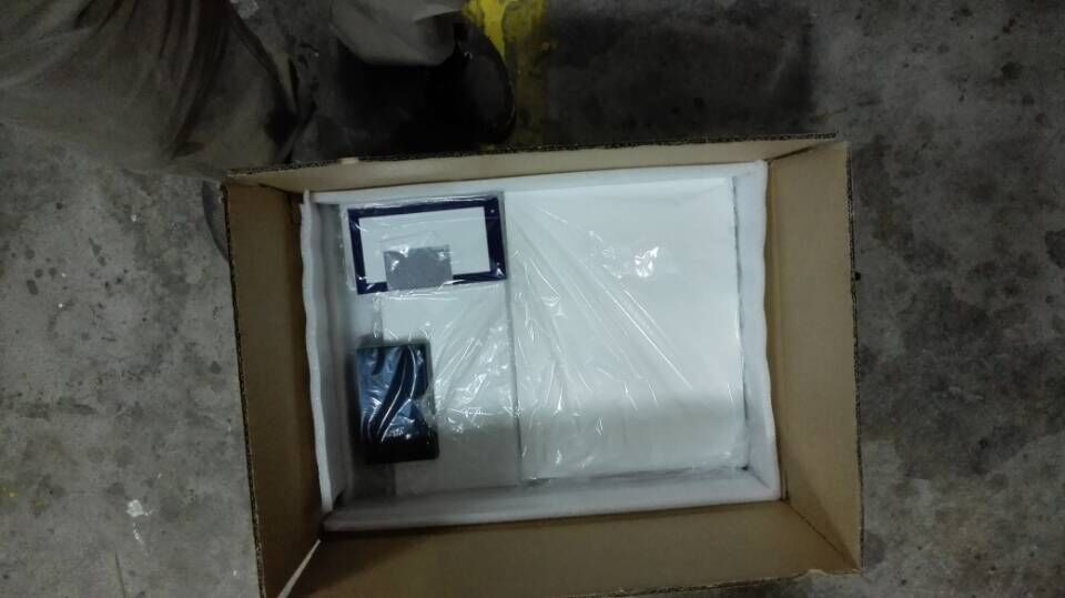 Customized  Design White & Black Acrylic CounterJewelry Display Set for Showcase