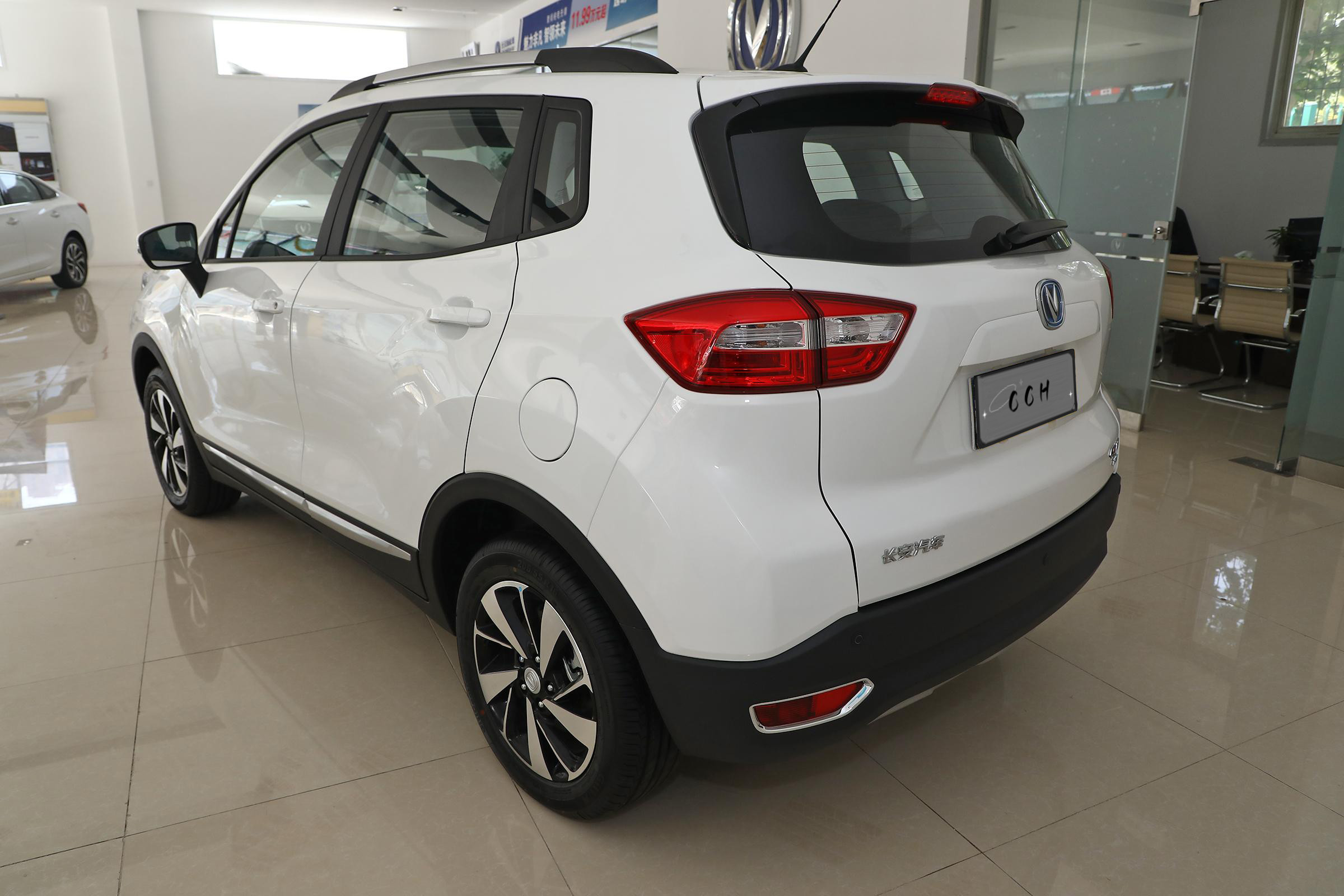 Changan CS15 15L Top Quality And Good Price Changan Automobile Car For Adults Vehicle Used Electric Cars