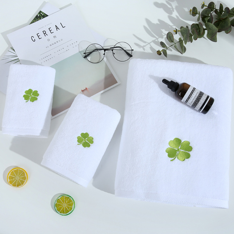 Soft and Thick White Bath Towel made of Pure Cotton with Customized Embroidery Design