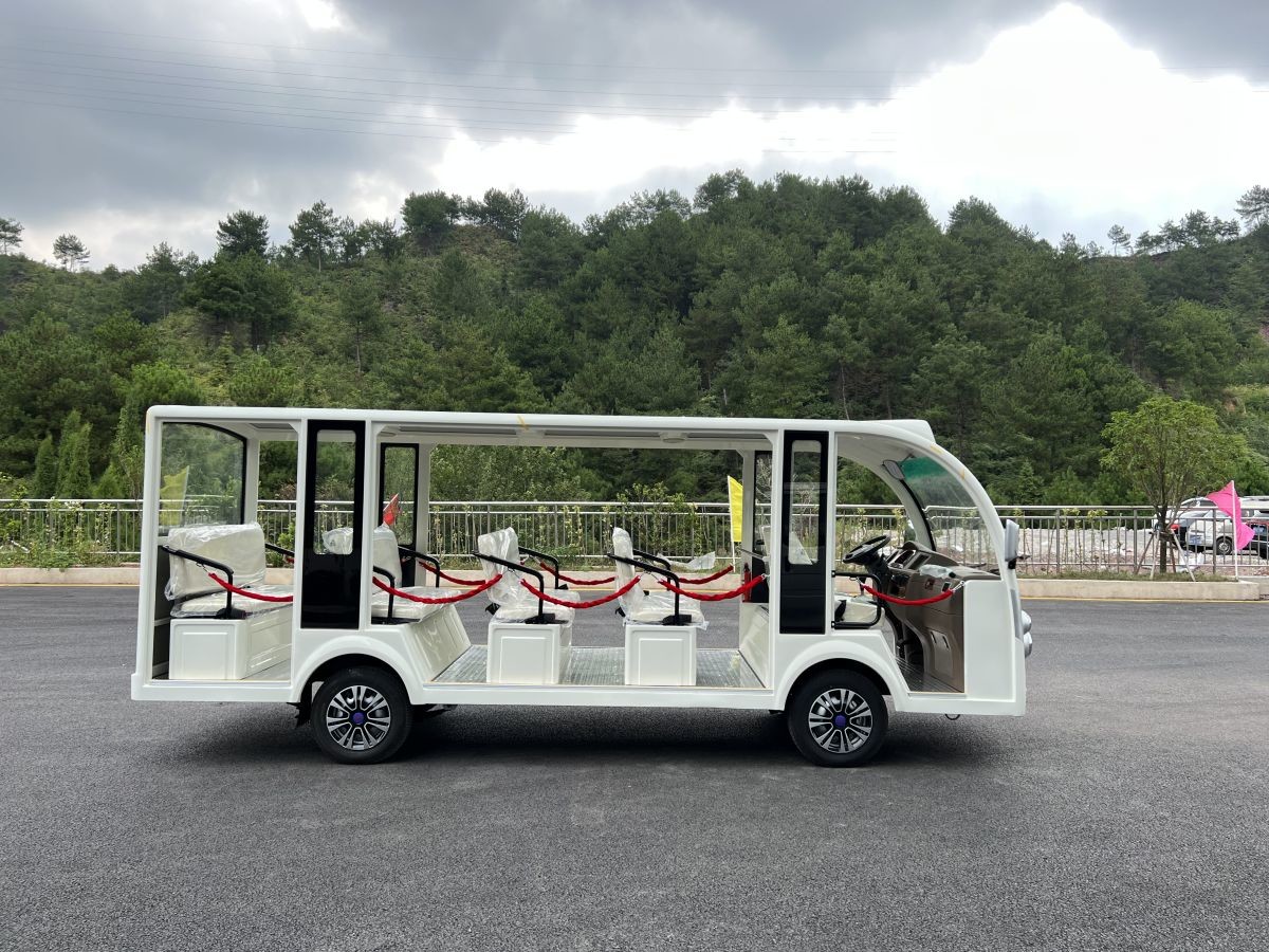 4 Wheels 14 Passengers Electric shuttle Bus sightseeing Car With 7.5KW AC Motor