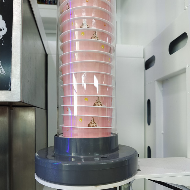 Unmanned 24 Hours Self-Service Soft Ice Cream Vending Machine Automatic Robot Ice Cream Vending Machine
