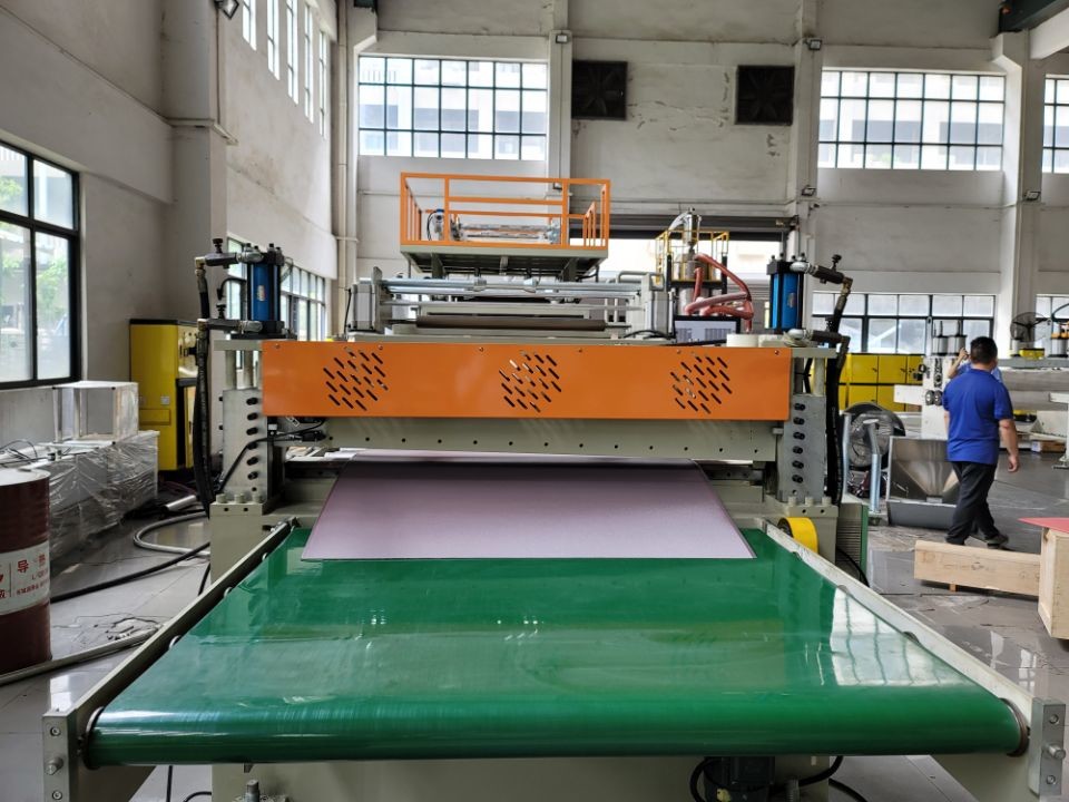 PC ABS Material Automatic Luggage Making Machine with Customized Size