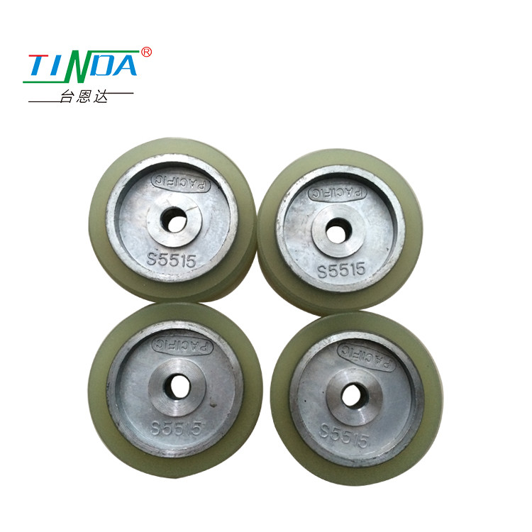 High Precision Rubber Feed Rollers For Sewing Smooth Surface Treatment