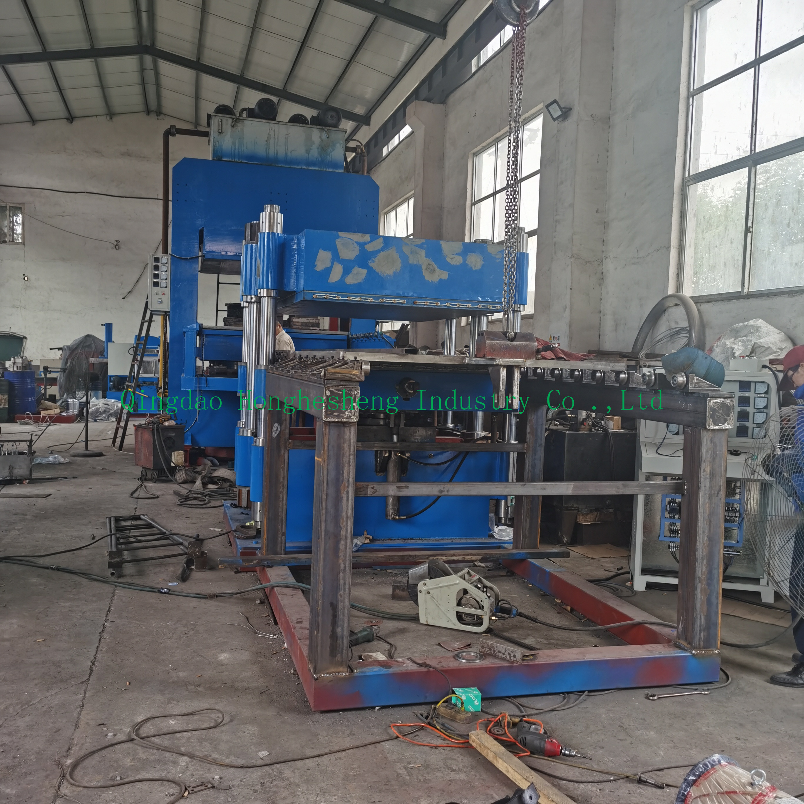Six Column Type Plate Vulcanizing Press Machine Steam Heating 600T