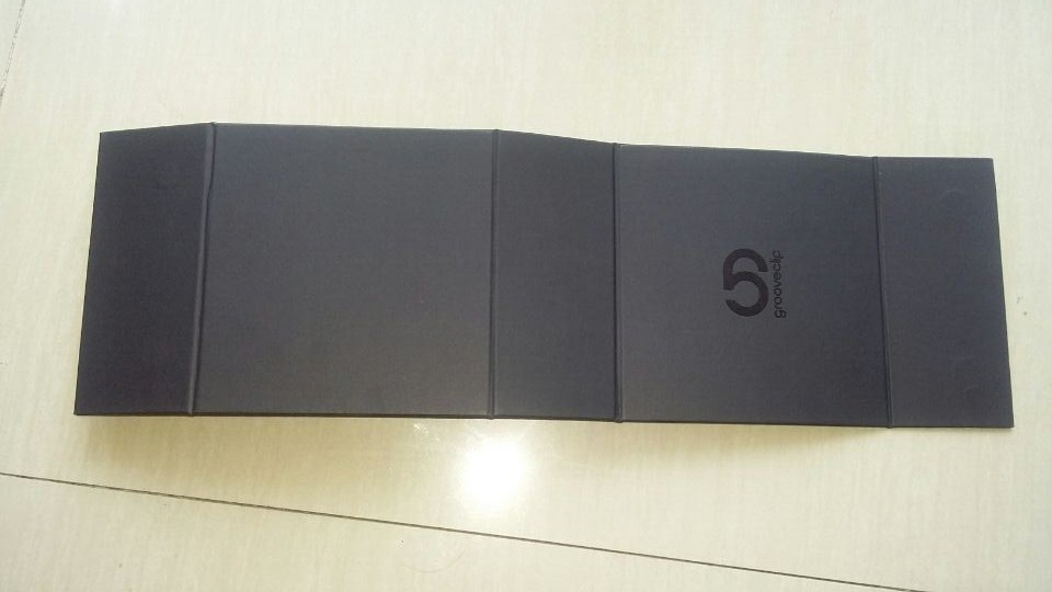 Luxury design customized rigid paper folding packaging box with spot UV