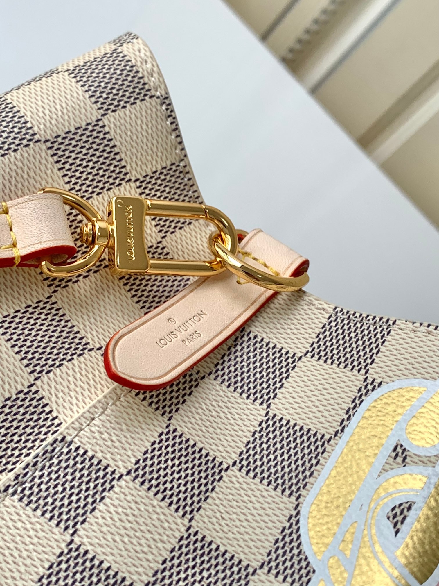 White Pink Damier Azur Canvas LV Branded Messenger Bag NéONoé MM Bucket Bag