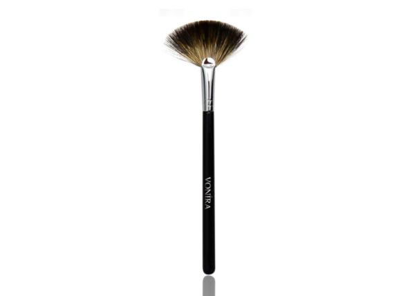 Classic Small Fan High Quality Makeup Brushes Soft And Flexible Natural Raccoon