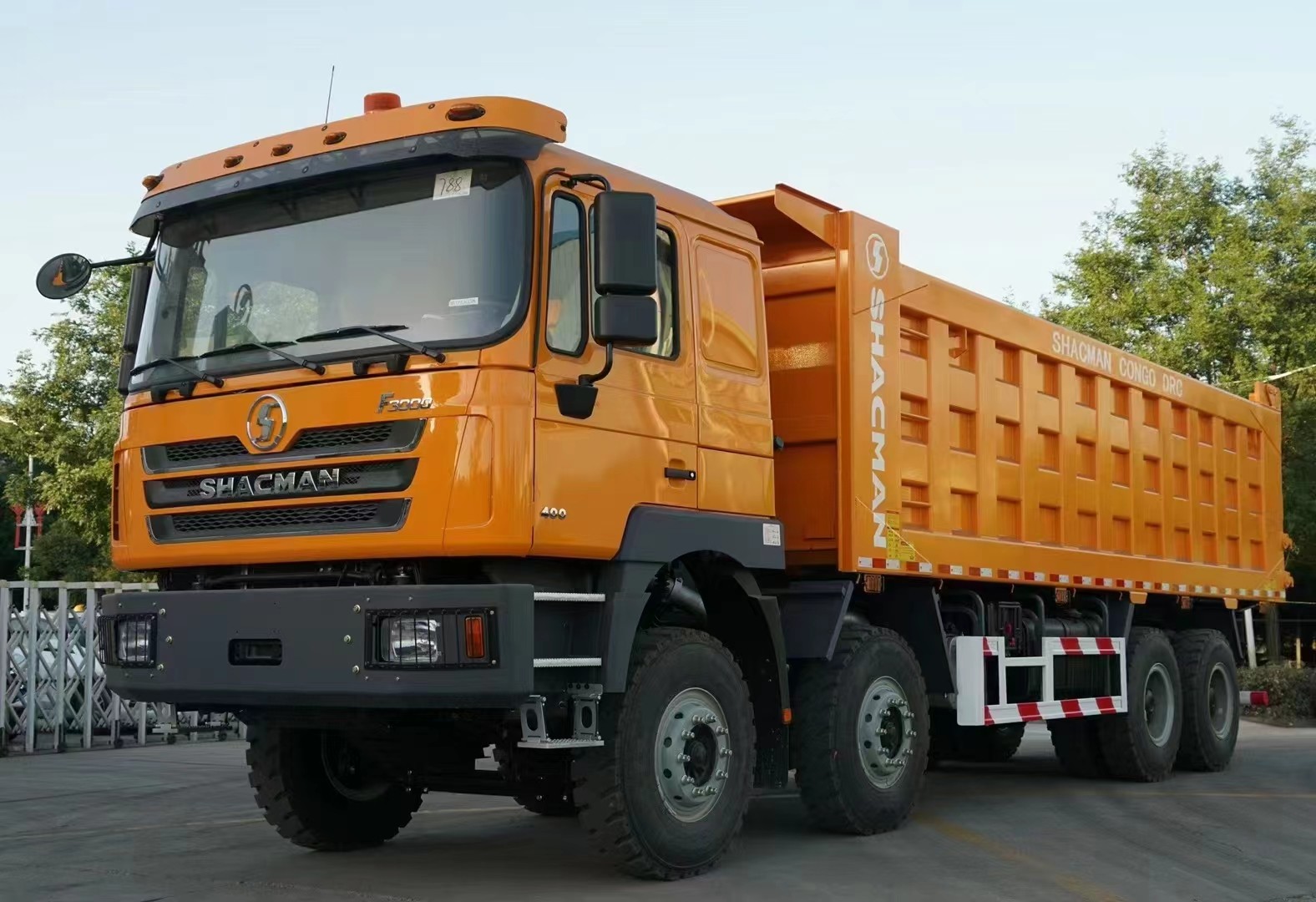 SHACMAN F3000 Dump Truck 8x4 430Hp EuroV Yellow Domestic Front Lift Tipper