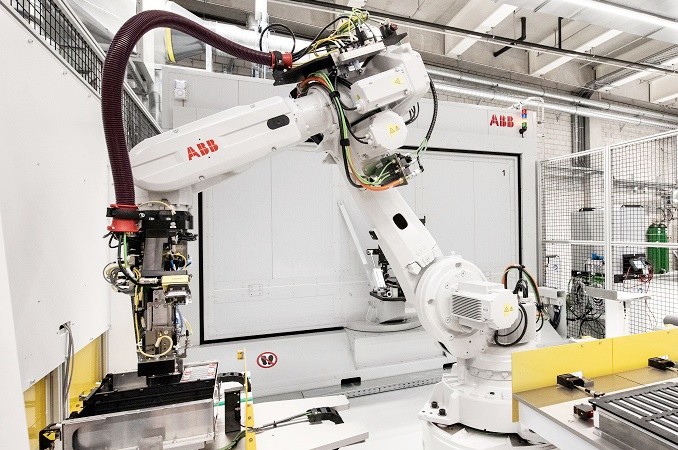 China Abb Robot Price IRB 6700  Industry Programming Protocols IP67 Protection on sale