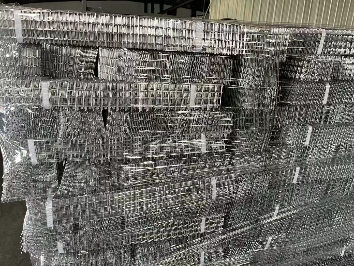 Customized Size Galvanized Welded Wire Mesh Panels Corrosion Resistive