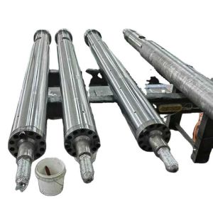 Customized Design Screw And Barrel For Injection Molding Machine With Bimetallic