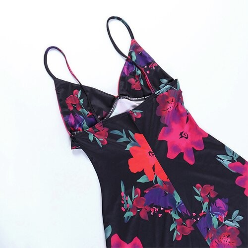 OEM maufactory European and American polyrster sleeveless short skirt sexy V -neck rose printed ruffled camisole dress