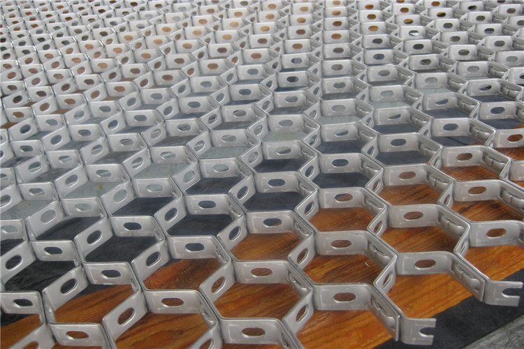 50x50mm Hex Mesh Refractory Thickness 2.0mm Customized With Stainless Steel Material