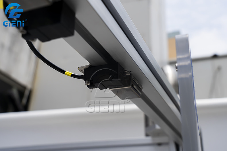 Cosmetic Bottle High Speed Wiper Pressing Machine