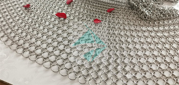 Stainless Steel Weld Electroplating Ring Mesh Curtain 2mm Wire 20mm External Diameter