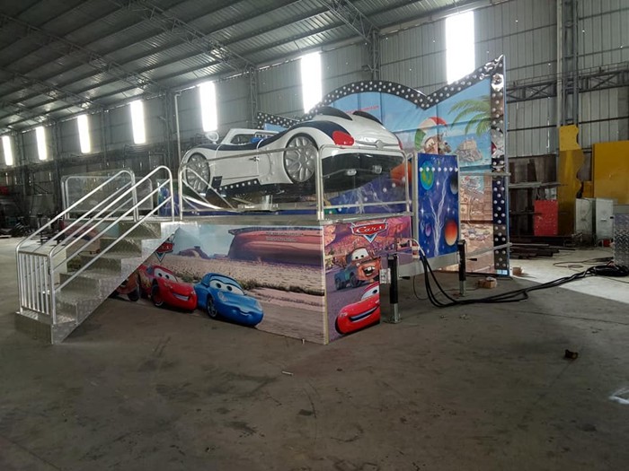 Mechanical Swing Trailer Mounted Rides With Car Design And Dynamic Decorations