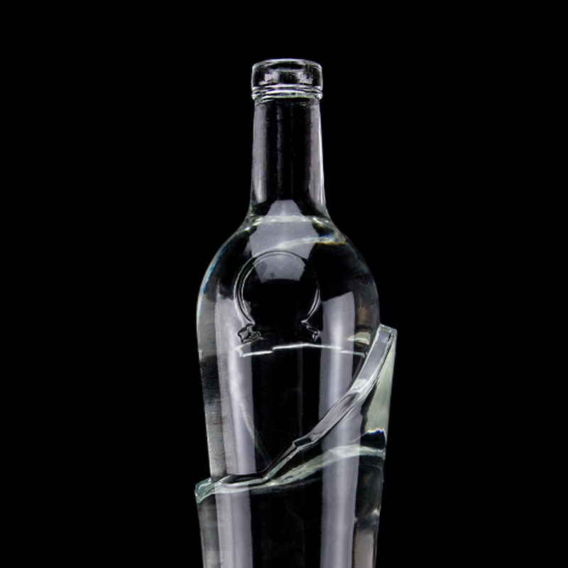 750ml Super Flint Round Glass Bottle With Screw Cap for VODKA Customize Embossed