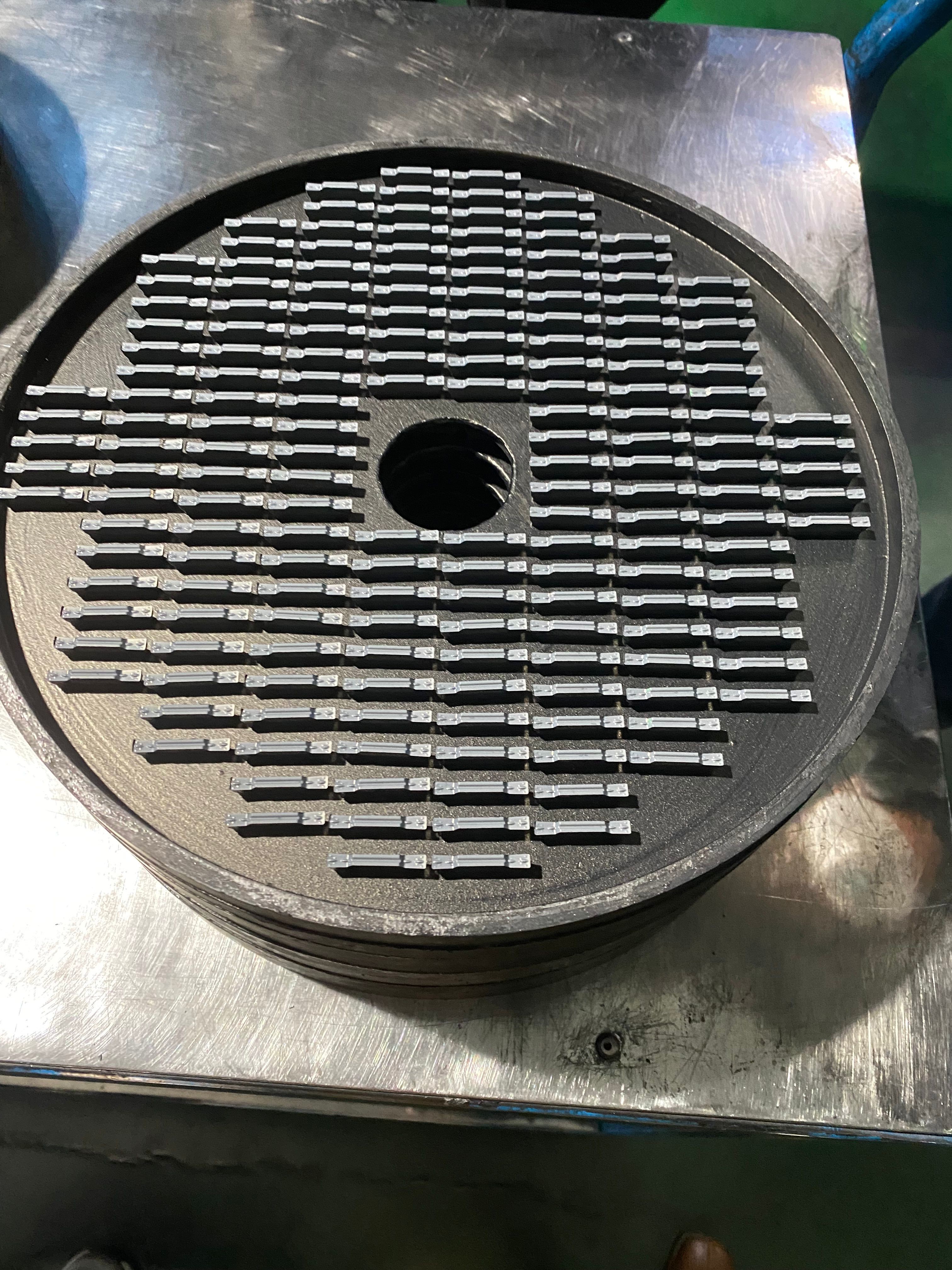 MGGN150L Carbide Grooving Cutter Insert Style Grooving insert MGGN