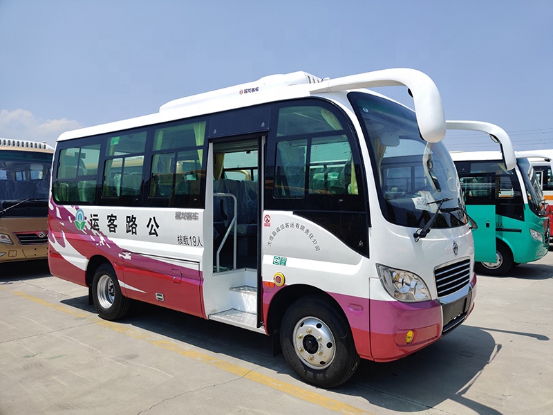 130kw Horsepower Luxury 6m Mini Bus with Air Conditioner and Euro 5 Emission Standard