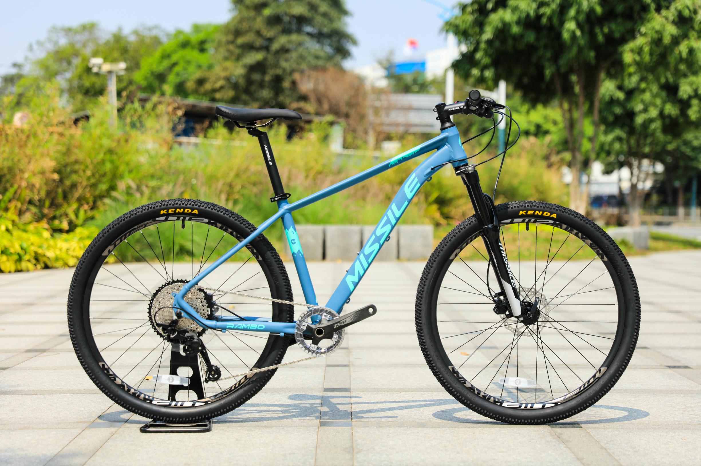 27.5 Mountain Bike Downhill Bicycle with 30 Speed Gears and Hard Frame