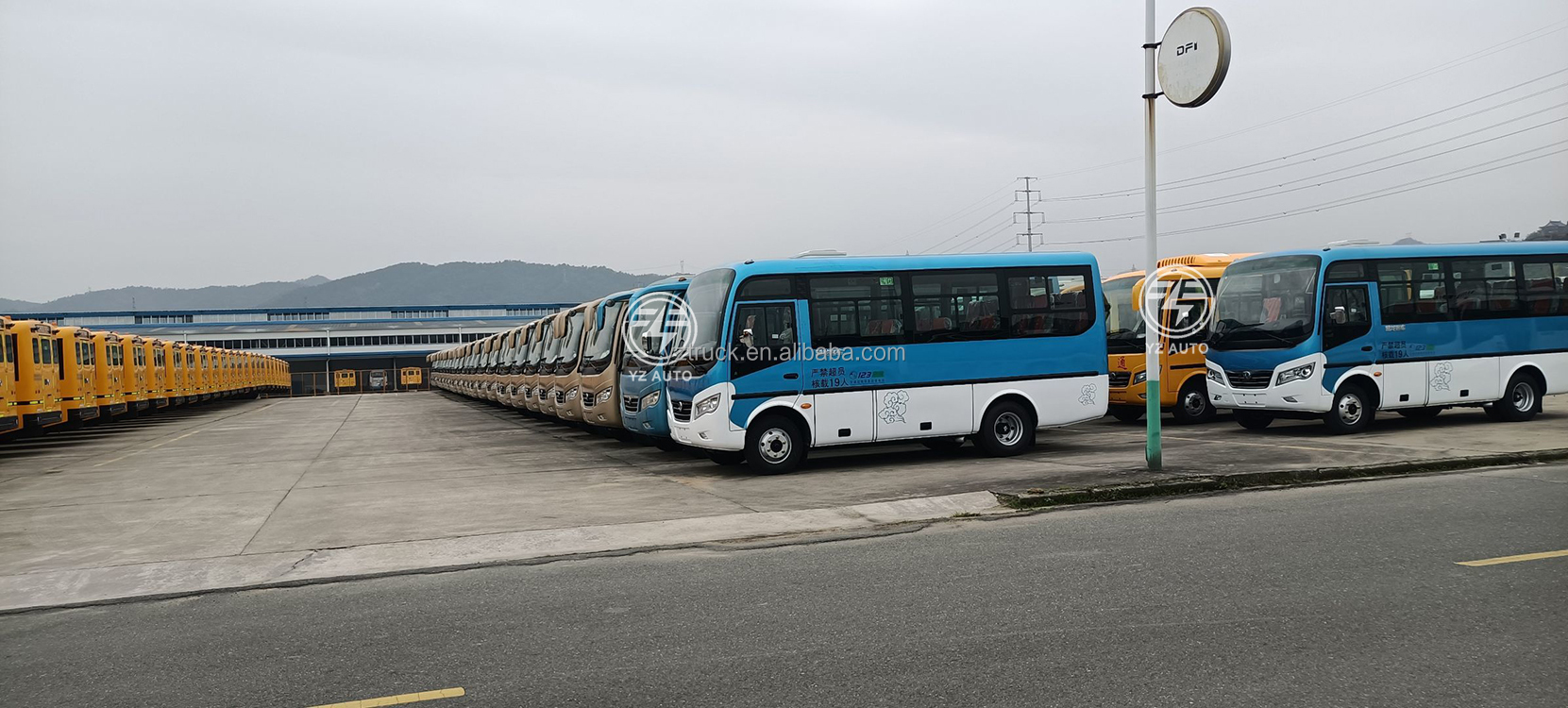10-19 Seat LHD/RHD Drive Wheel Diesel Passenger Bus with Customer's Requirement