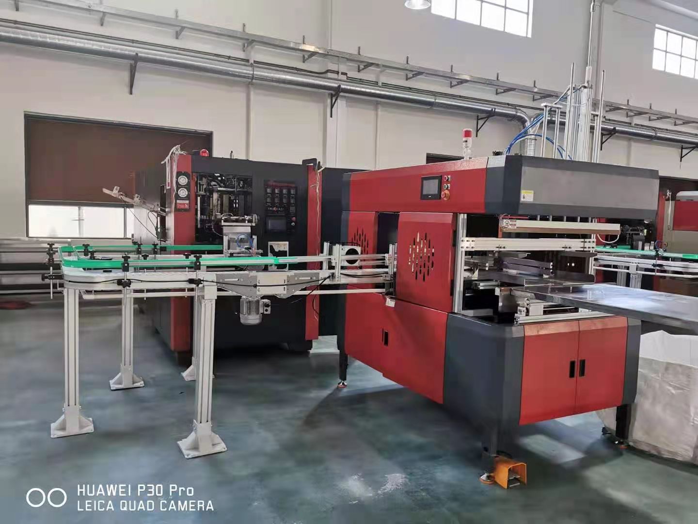 selling hot sell bolw moulding machines servo motor driven with low price