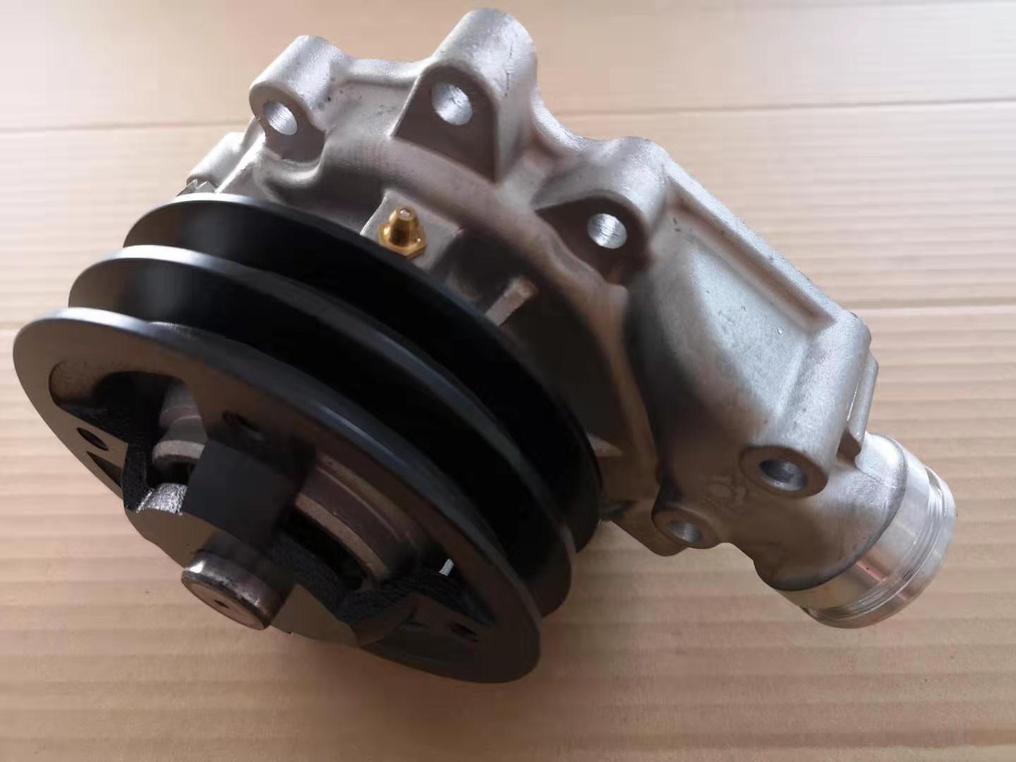 8976027730 ISUZU Fvr Parts ISUZU Diesel Engine 6HE1 6HH1 Water Pump With Gasket