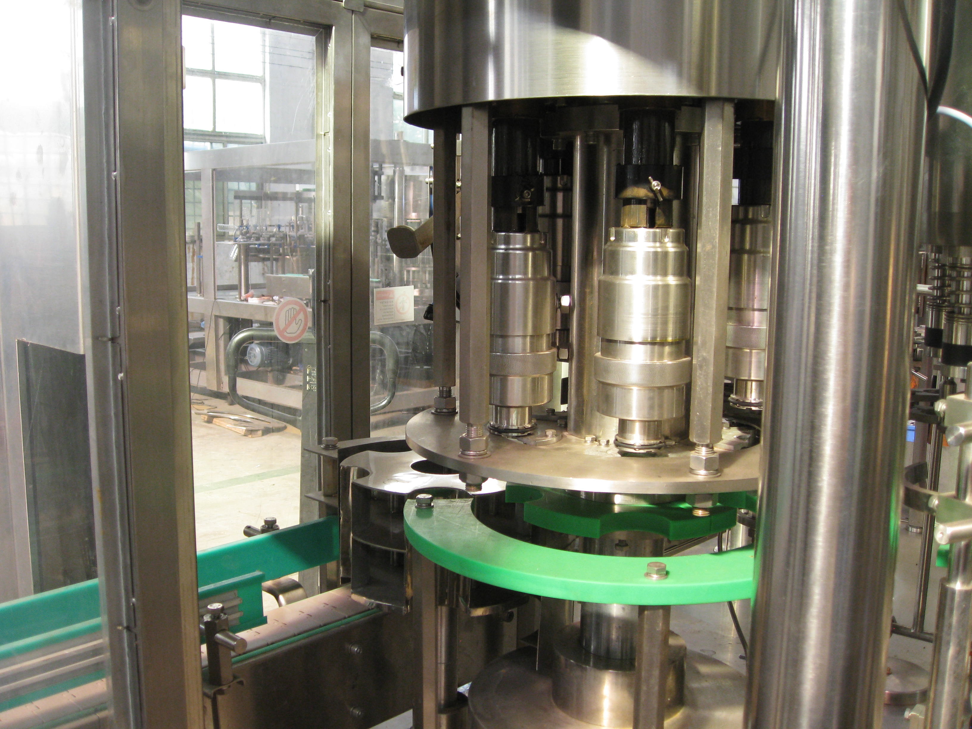 Complete Small Water Bottle Filling Machine With PLC Automatic Control