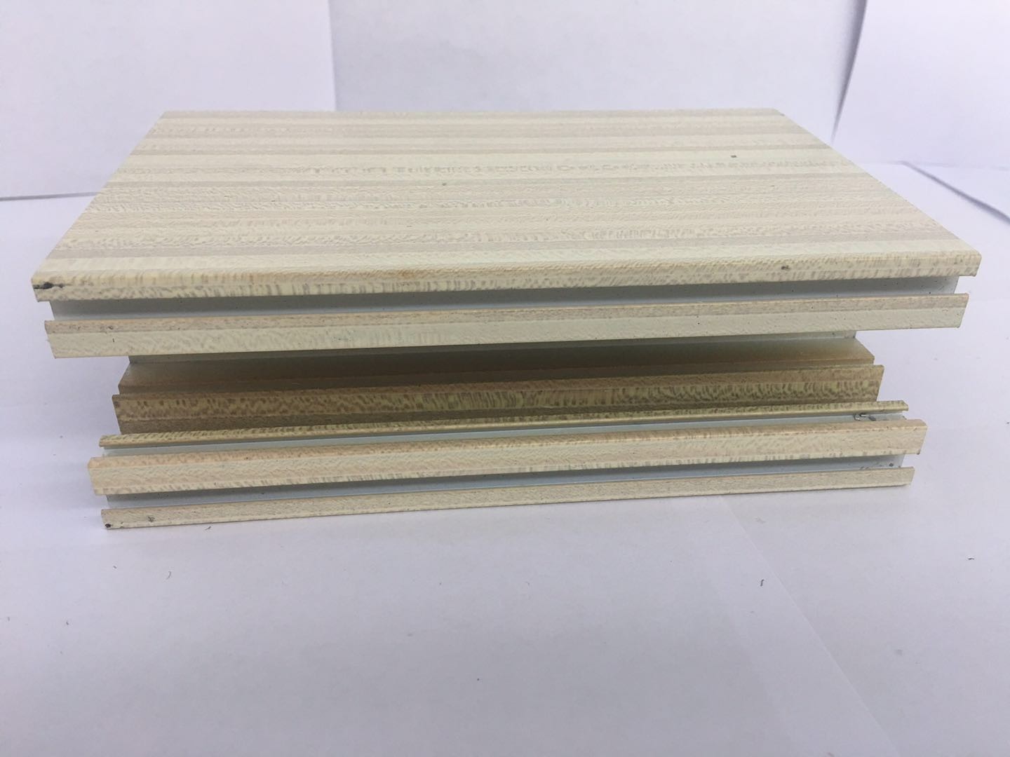 Vacuum Treatment Wood Finish Aluminium Profiles Acid Alkali Resistance 2500T Extrusion