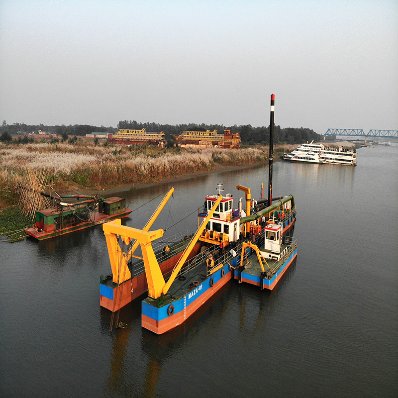 Diesel Engine Hydraulic Control Water Flow 5500m 24 Inch Cutter Suction Dredger with Underwater Pump Dredging Machine