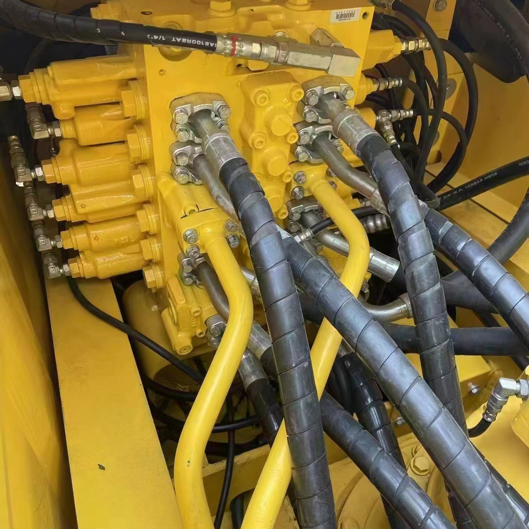 125KW Komatsu PC240 Excavator Japan Used Crawler Excavator PC 240 220 210 Low Hours