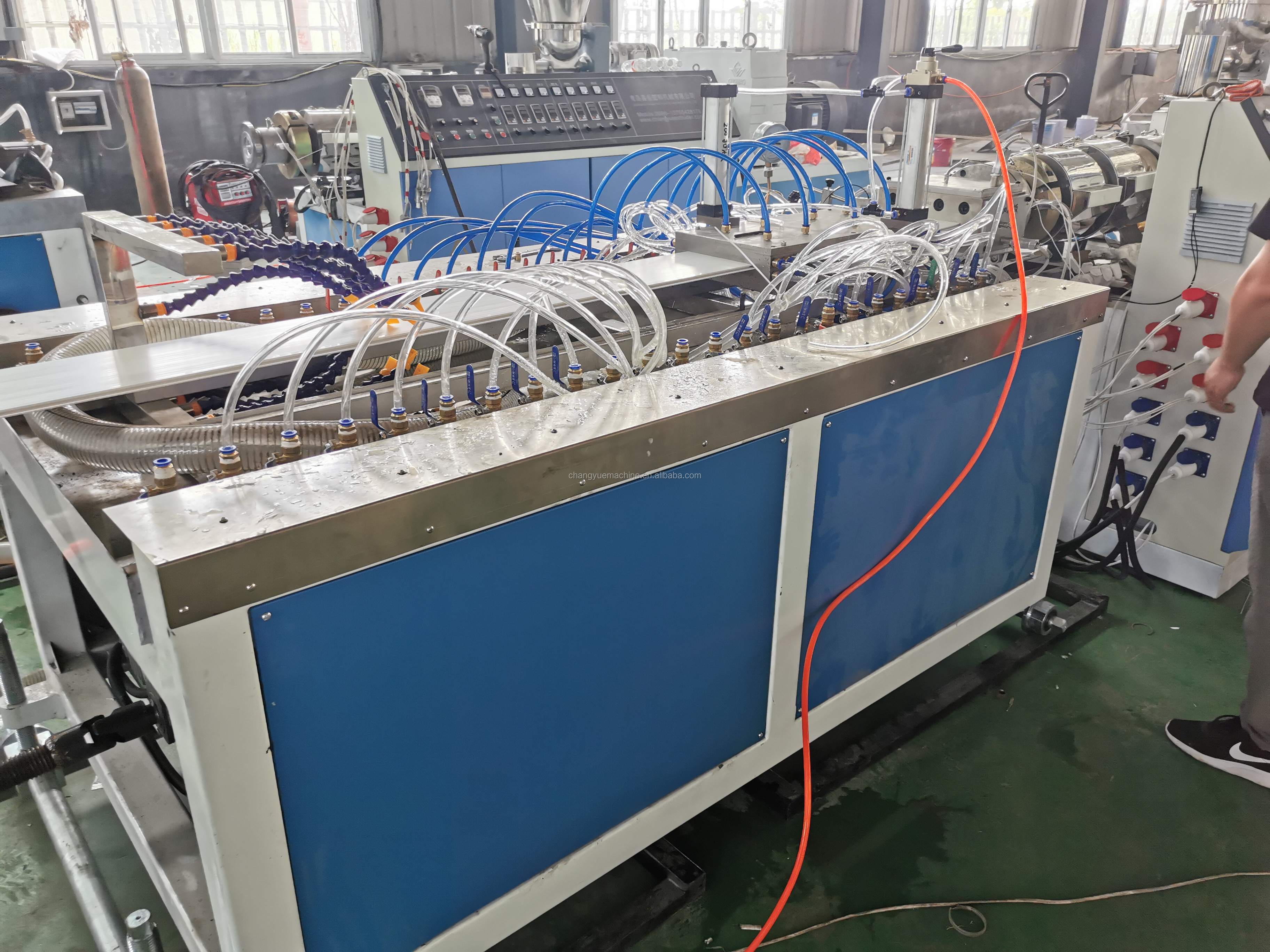 Plastic Profile Extrusion Machine for WPC Ceiling Wall Panel Production Line/PVC Wall Panel Making Machine