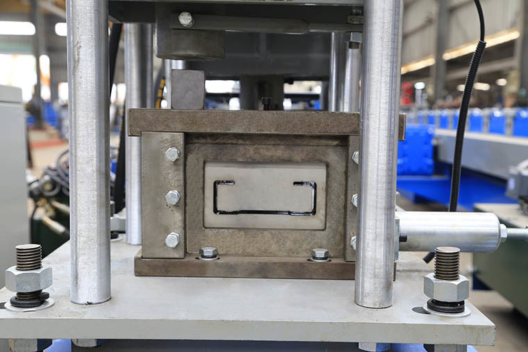 PLC Control Thickness 2.5mm C Purlin Forming Machine