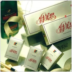 China Eco Friendly Glossy  Metallized Board Smooth Surface Box Packaging Board on sale