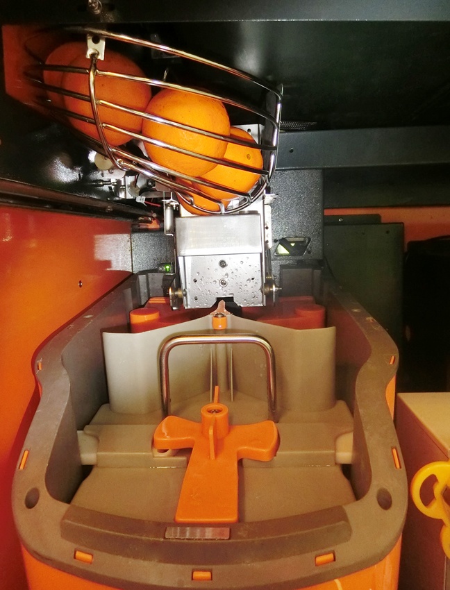 Fresh Orange Juice Vending Machine Smart Extractor Customized Color