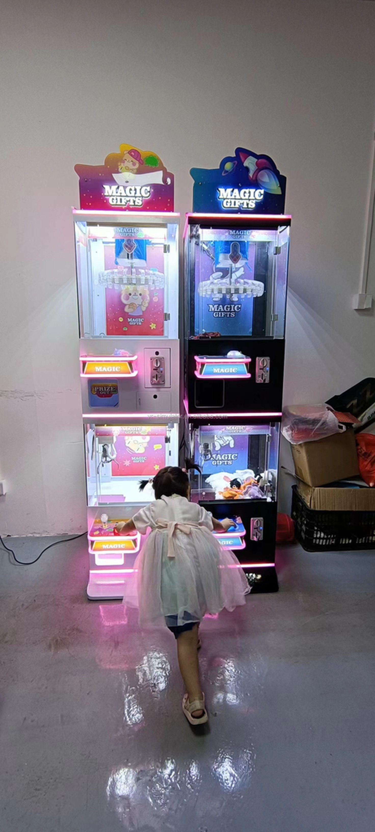 Dreamland Hardware Coin Operated Lucky Claw Games Cheap Mini Toy Claw Crane Machine