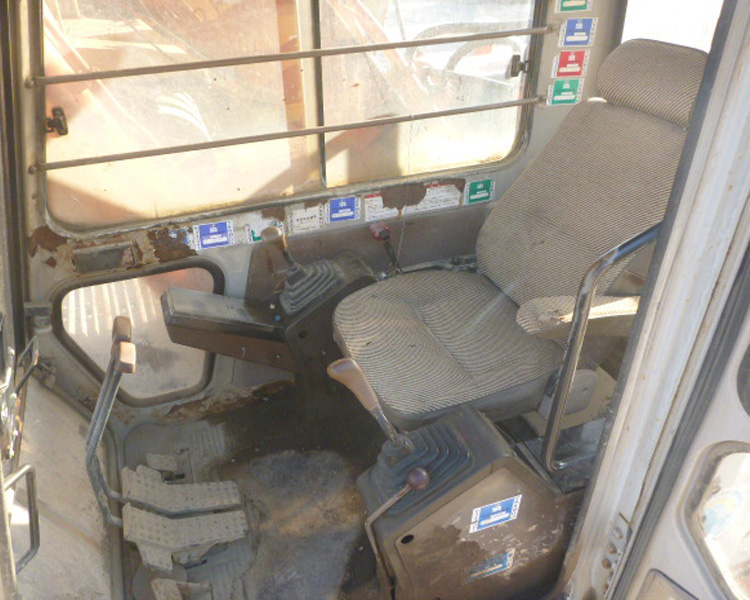 Infront Excavator Japan Original Hitachi EX200 Crawler Excavator for Your Requirements