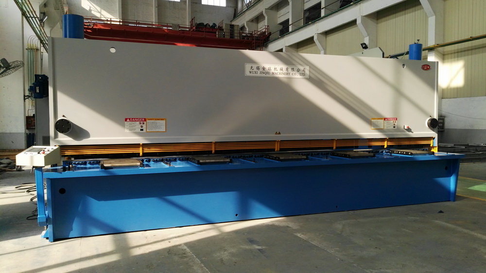 Sheet Manual Hydraulic Guillotine Shear 6.5M Long Cutting Thickness 13mm