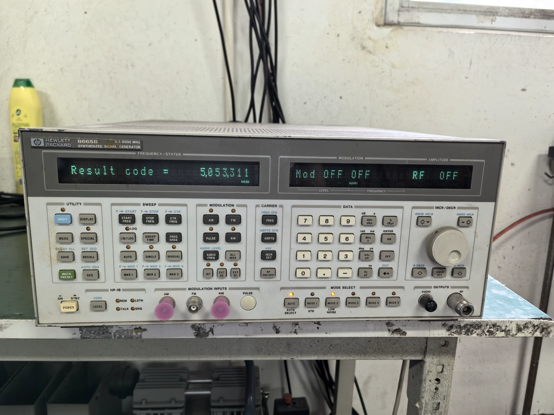 China HP Agilent 8665B RF Signal Generator 6 GHz Low Phase Noise Synthesized Signal Generator on sale