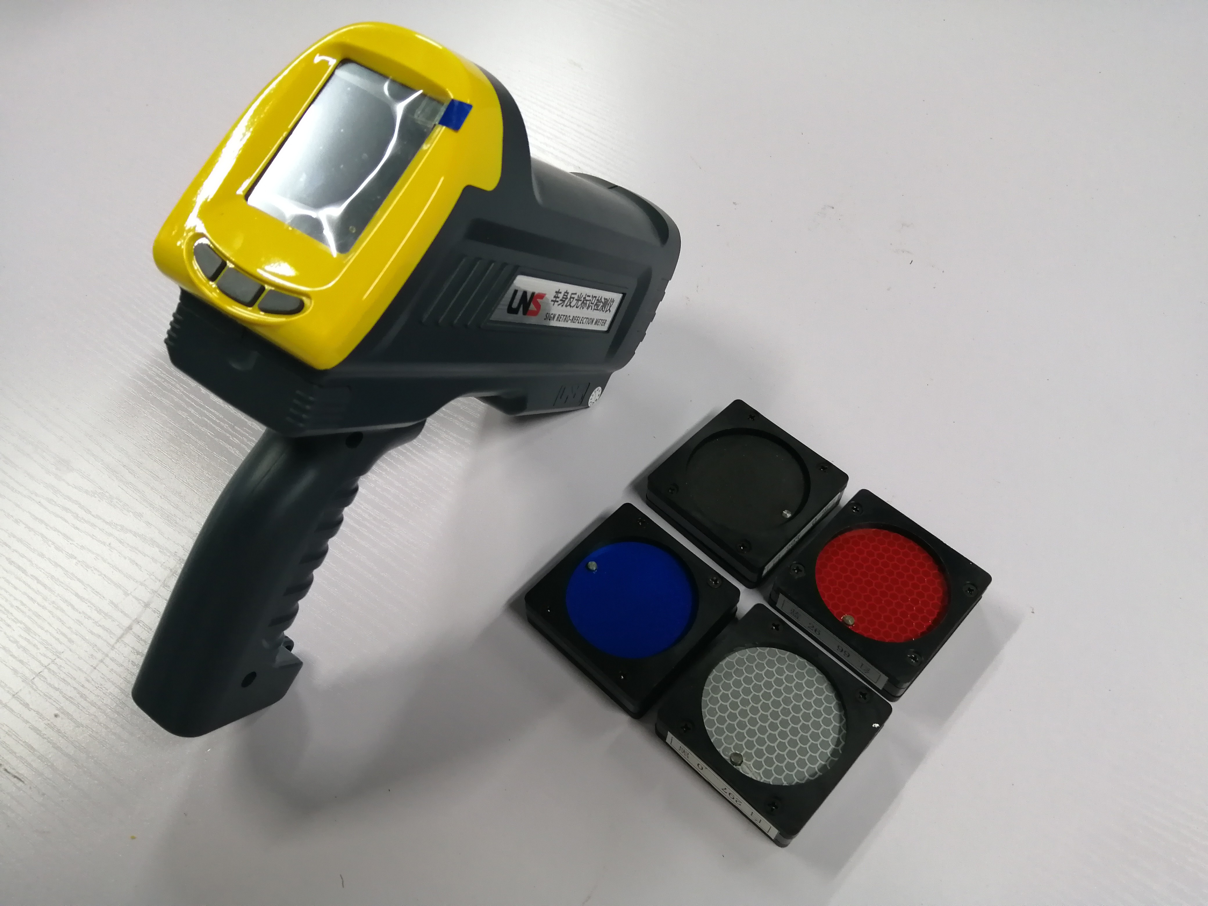 Reflective Logo DC 5V 32mm 2000mAh Retroreflectometer One Key Detection