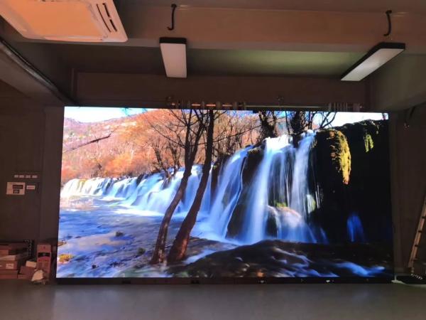 Advertising LED ScreensHigh resolution curved creative display video wall P2.5