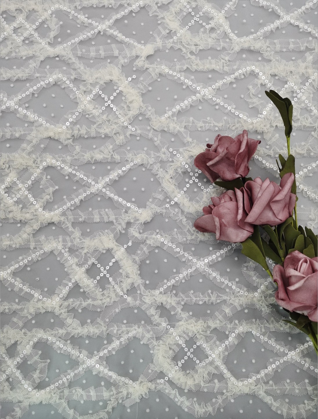 3D Flower Sequin Embroidered Fabric Bridal Net Tulle Lace Fabric with Sequin