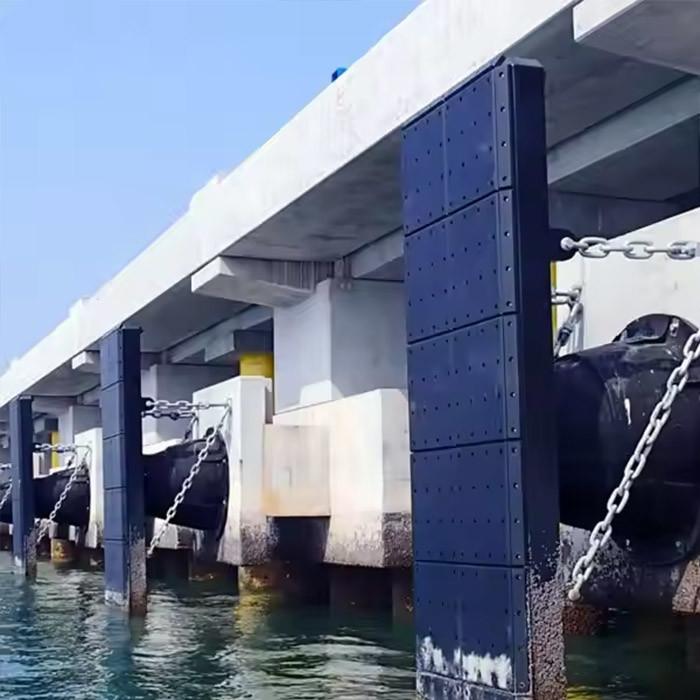 Marine Equipment Cone Rubber Fender Used To Prevent Ships From Colliding Against Docks