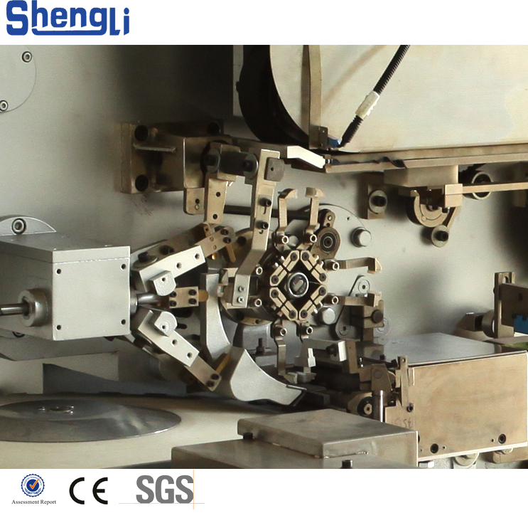Variety of Shapes Automatic Wrapping Machine for Foil/Paper Material in Confectionery