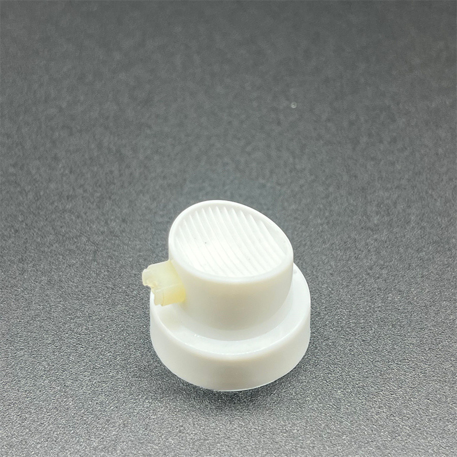 Universal Female Paint Spray Coupler for Automotive Use - Secure Fit, Efficient Flow
