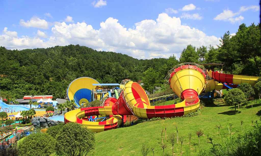 Huge Fiberglass Water Slides Tantrum Valley For Teenagers / Water Park Equipment